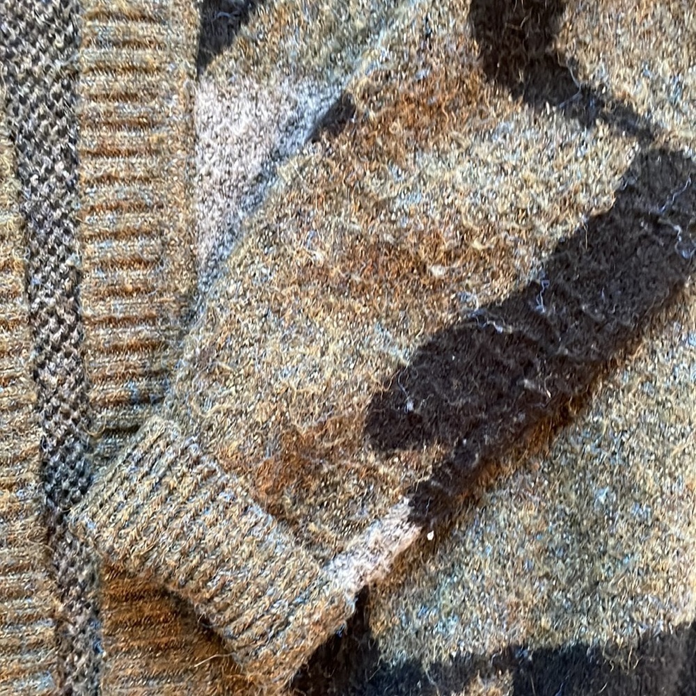 Moth camo cardigan‎ - Picture 4 of 4